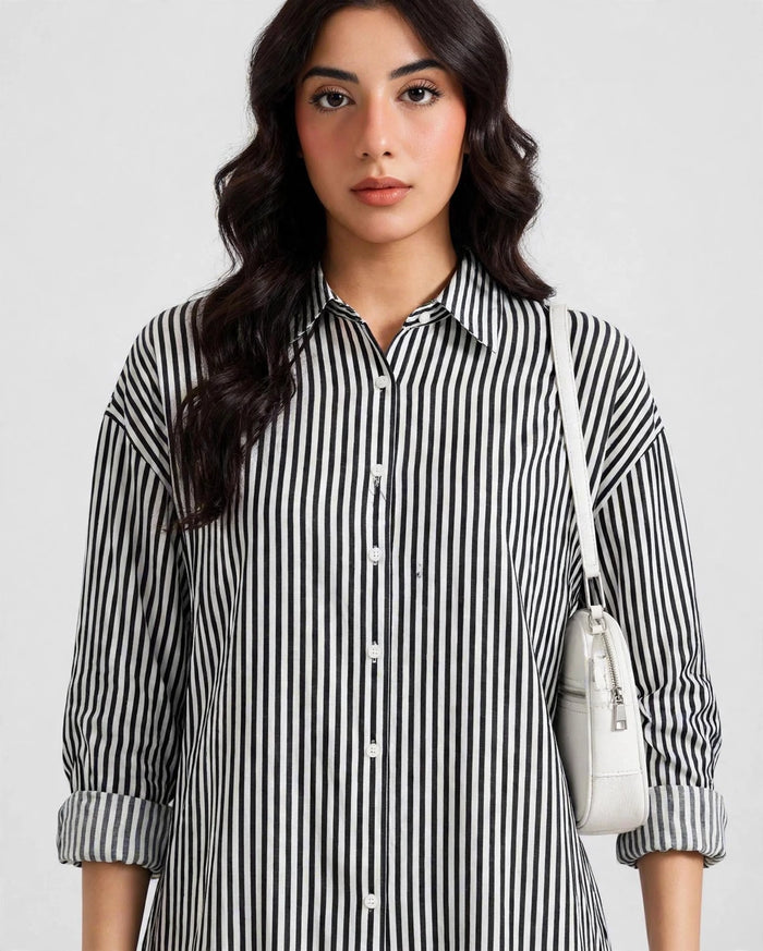 Daur-z Oversized Button-Down Shirt in Black Striped - Relaxed Fit | Everyday Essential